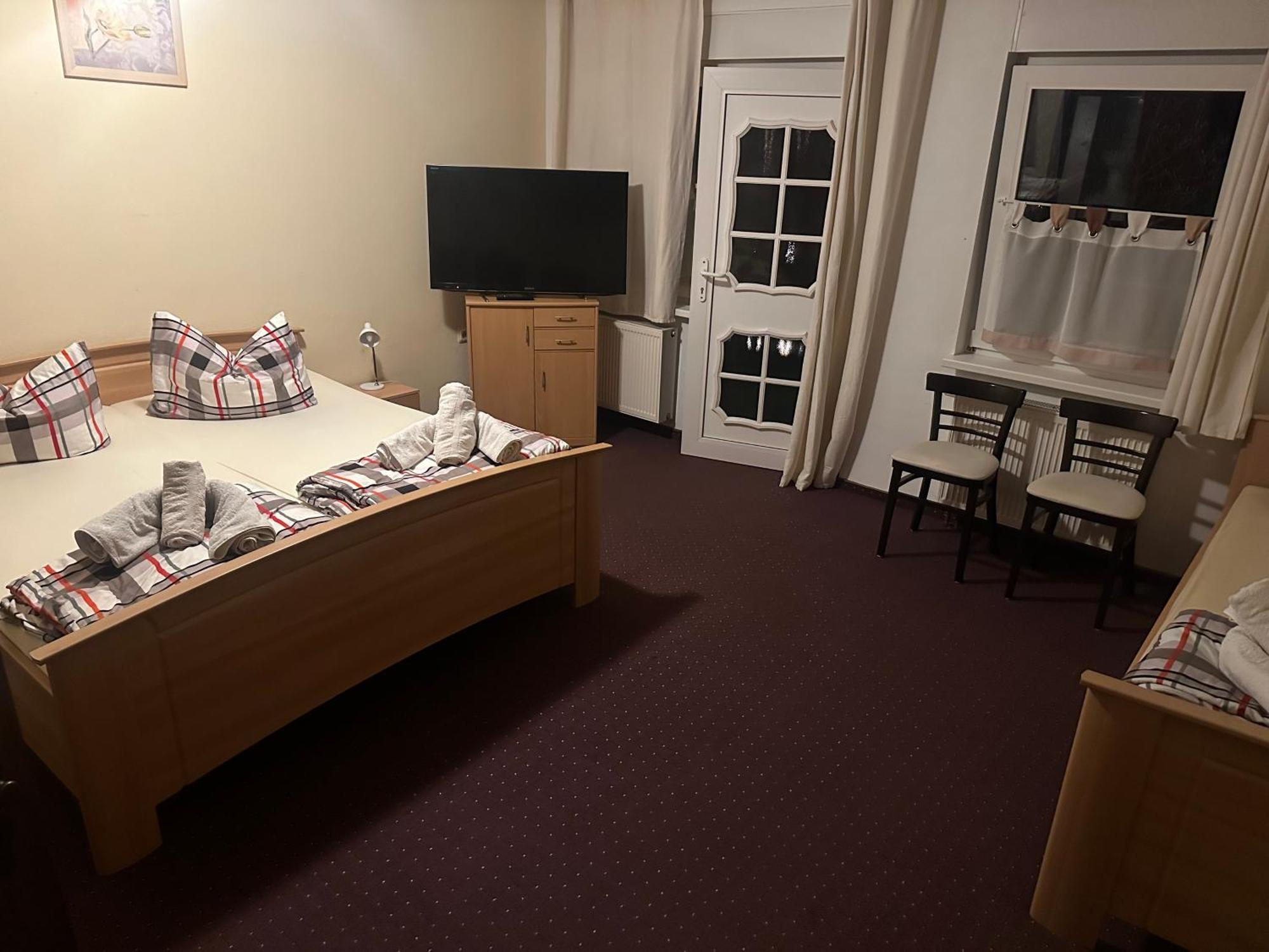 Motel Zur Festwiese Gierstädt Dış mekan fotoğraf