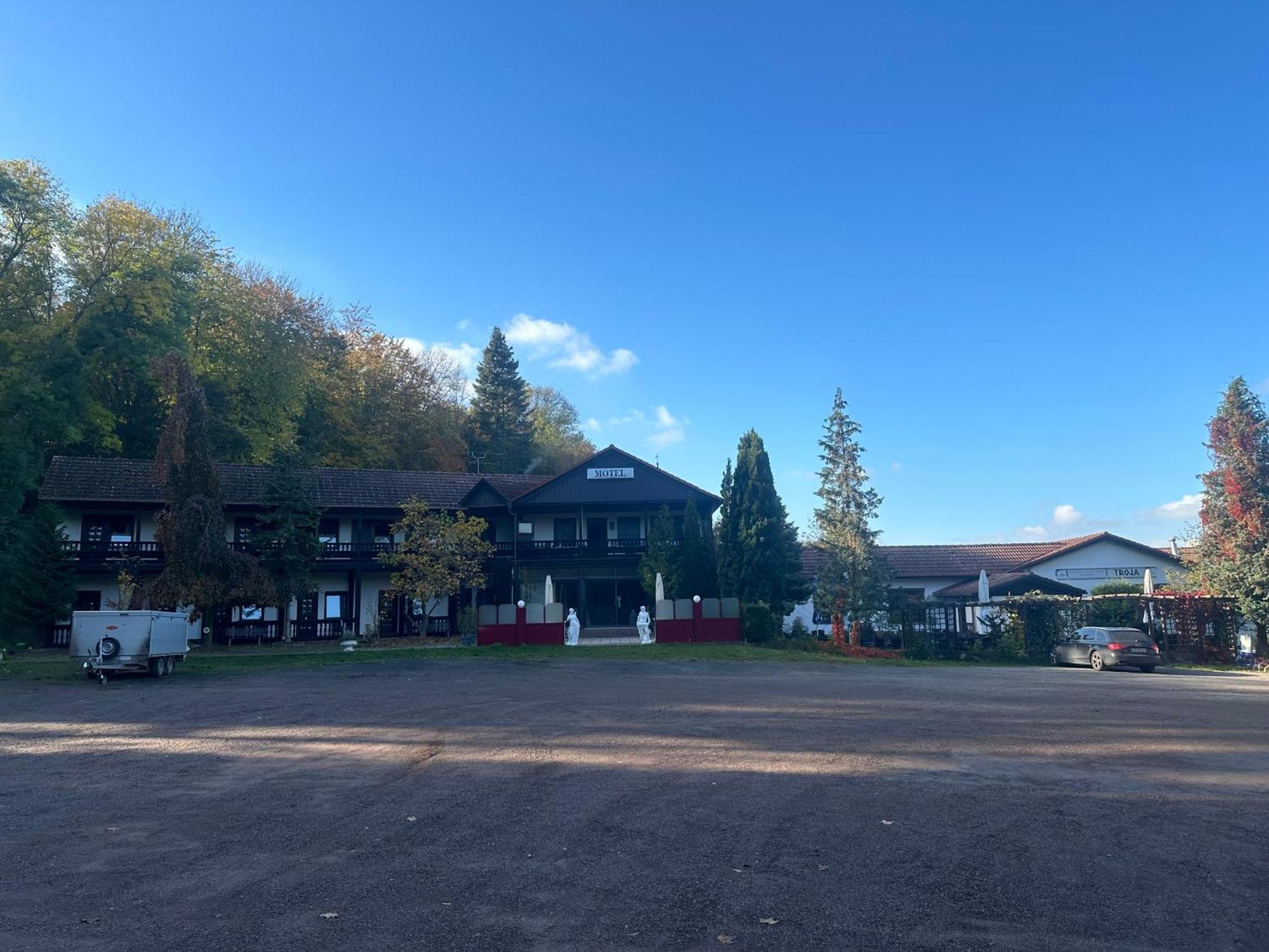 Motel Zur Festwiese Gierstädt Dış mekan fotoğraf