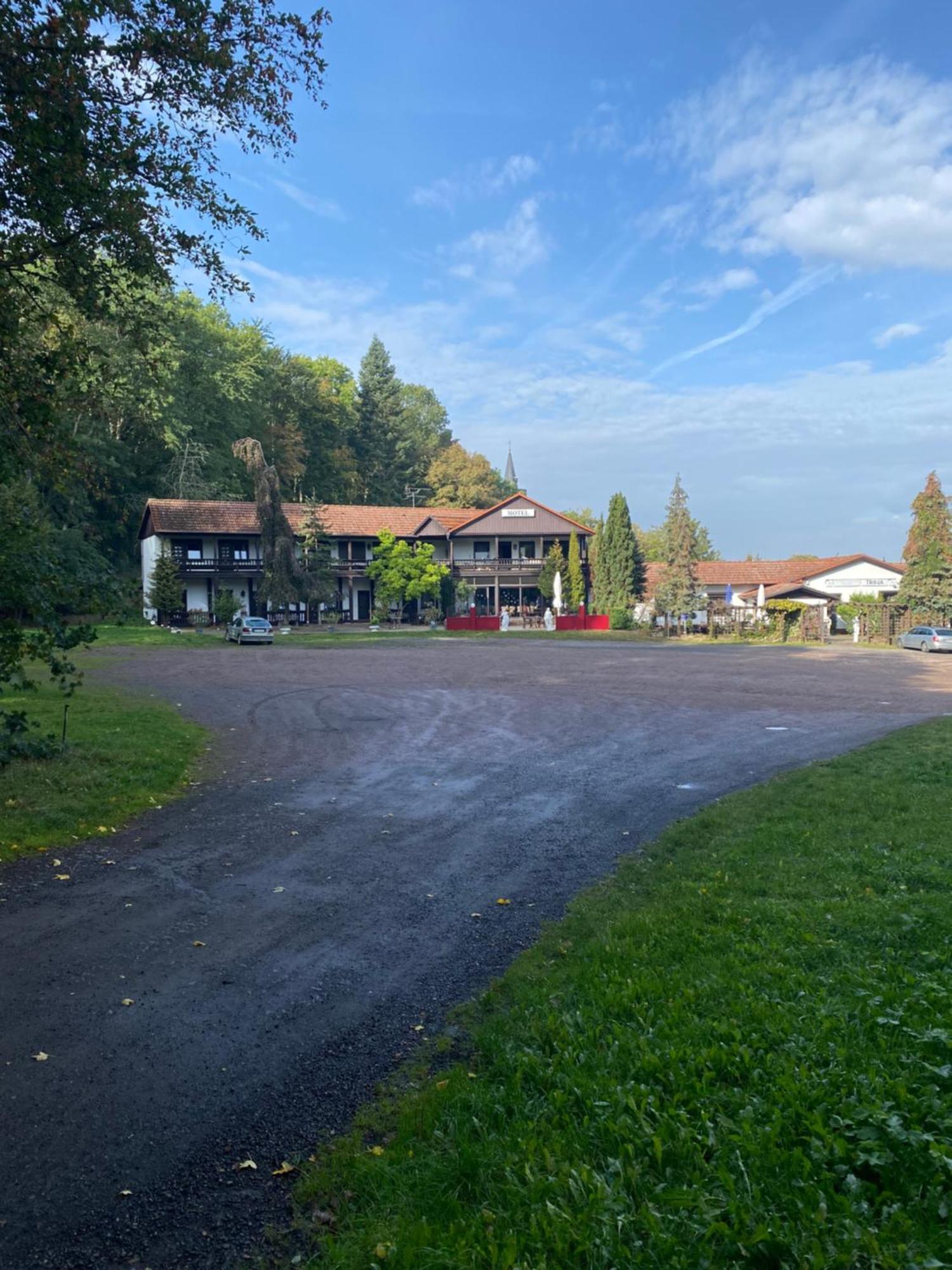 Motel Zur Festwiese Gierstädt Dış mekan fotoğraf