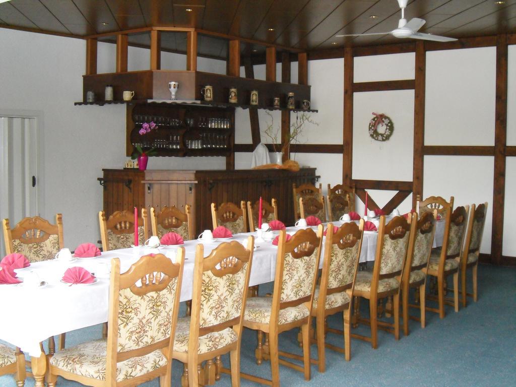 Motel Zur Festwiese Gierstädt Dış mekan fotoğraf