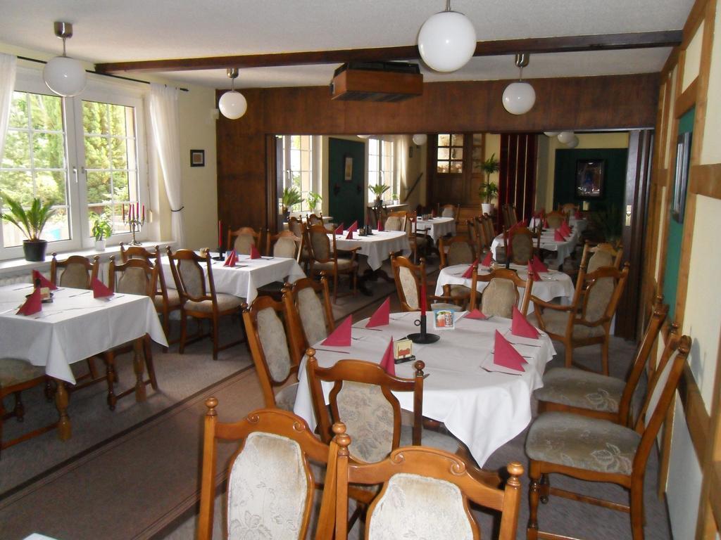 Motel Zur Festwiese Gierstädt Dış mekan fotoğraf