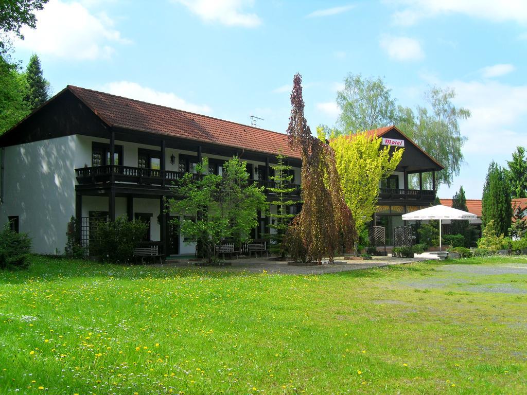 Motel Zur Festwiese Gierstädt Dış mekan fotoğraf